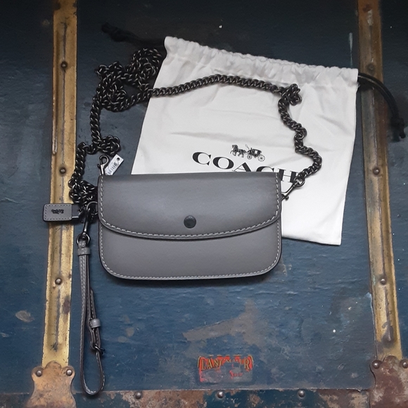 Coach Glove Tanned Leather Wristlet Crossbody - Picture 1 of 6